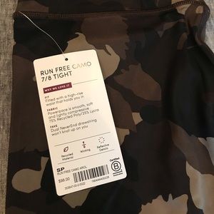 Athleta Run Free 7/8 Camo